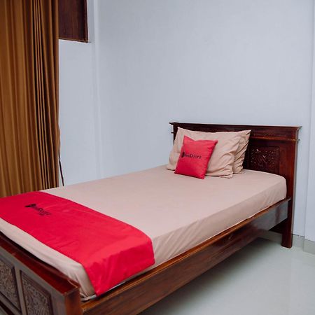 Reddoorz At Villa Bukit Senyum Lombok Kuripan  Exterior photo