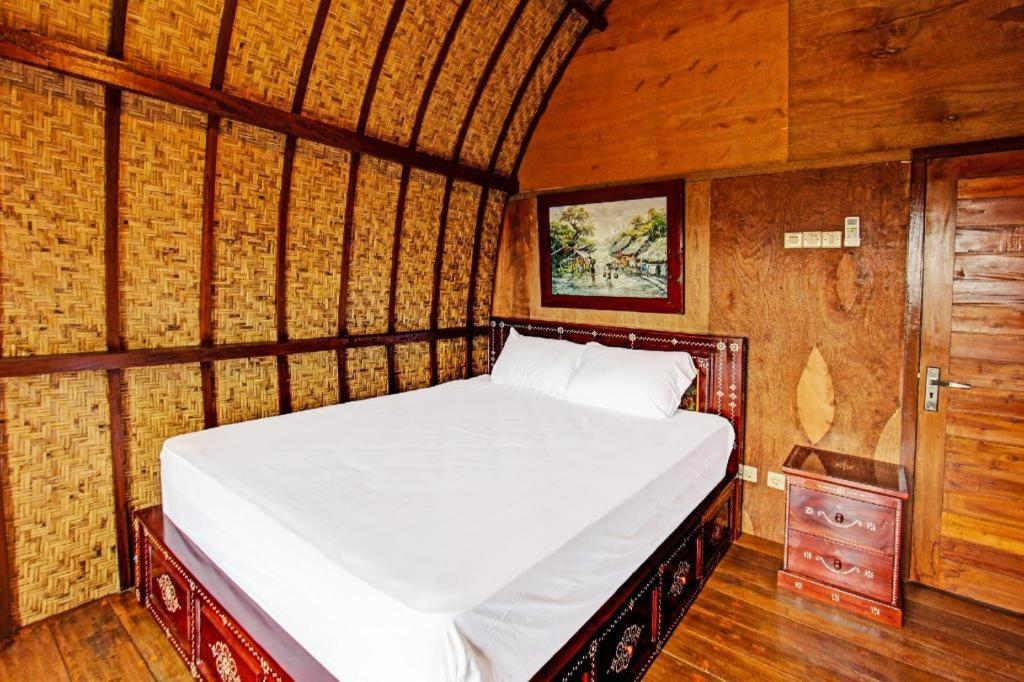 Reddoorz At Villa Bukit Senyum Lombok Kuripan  Exterior photo