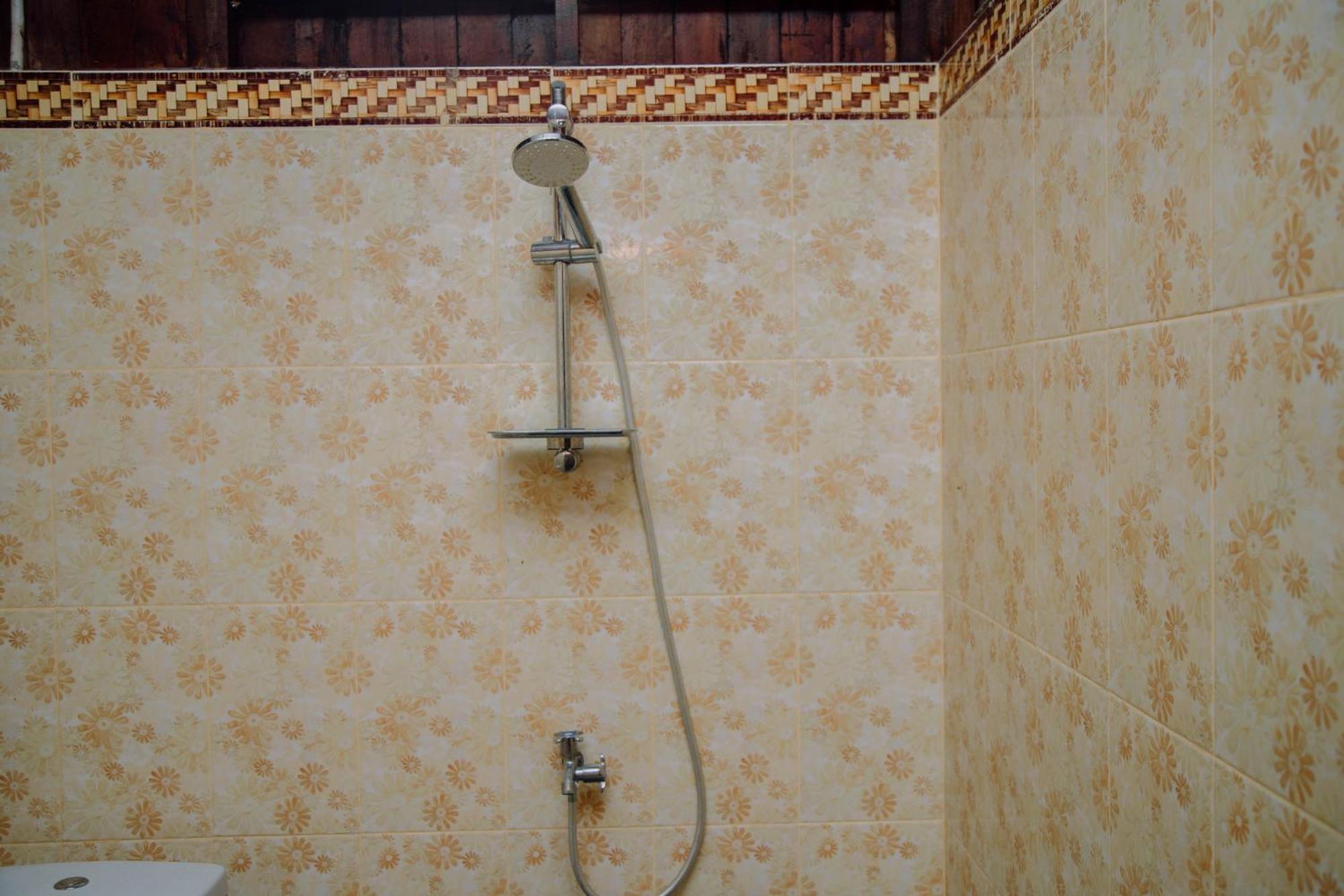 Reddoorz At Villa Bukit Senyum Lombok Kuripan  Exterior photo
